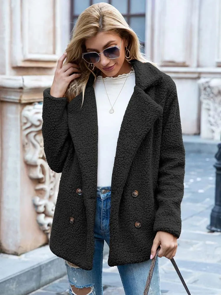 Manteau Femme – Coupe Oversize – Boutonnage Croisé – Tissu Bouclette Doux – Col Large