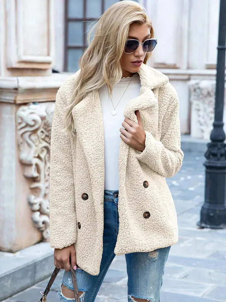 Manteau Femme – Coupe Oversize – Boutonnage Croisé – Tissu Bouclette Doux – Col Large
