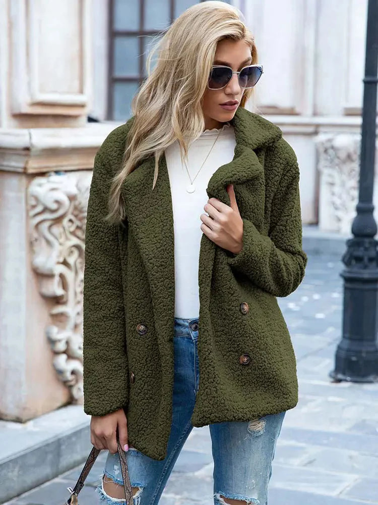 Manteau Femme – Coupe Oversize – Boutonnage Croisé – Tissu Bouclette Doux – Col Large