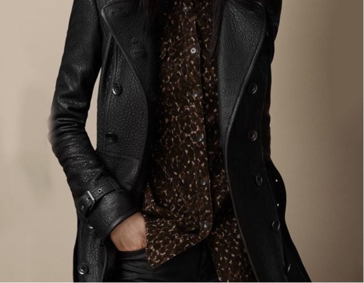 Manteau Trench Femme – Cuir Texturé – Coupe Cintrée – Double Boutonnage – Col Large