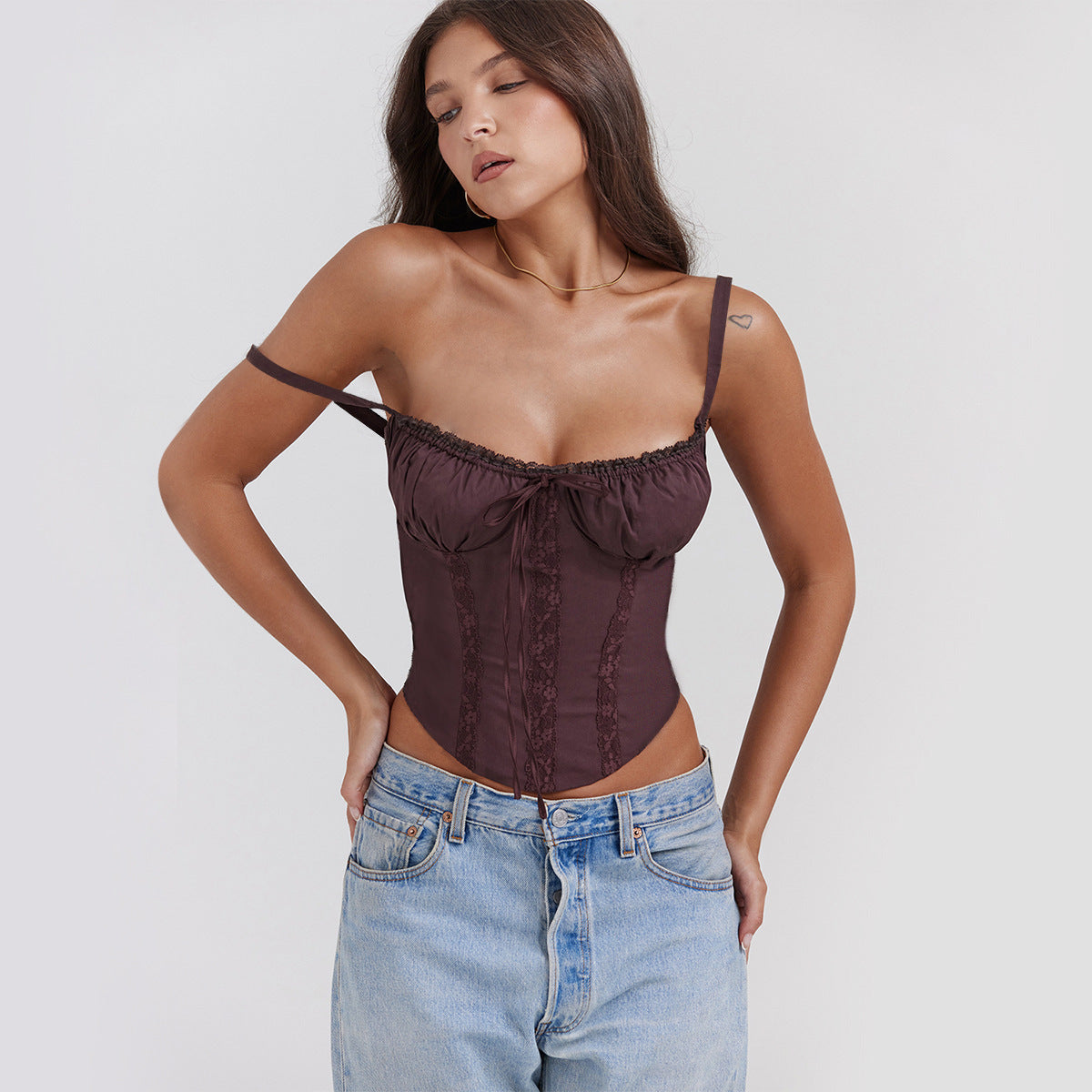 Débardeur Femme – Coupe Ajustée – Satin Doux – Fines Bretelles – Dentelle Élégante