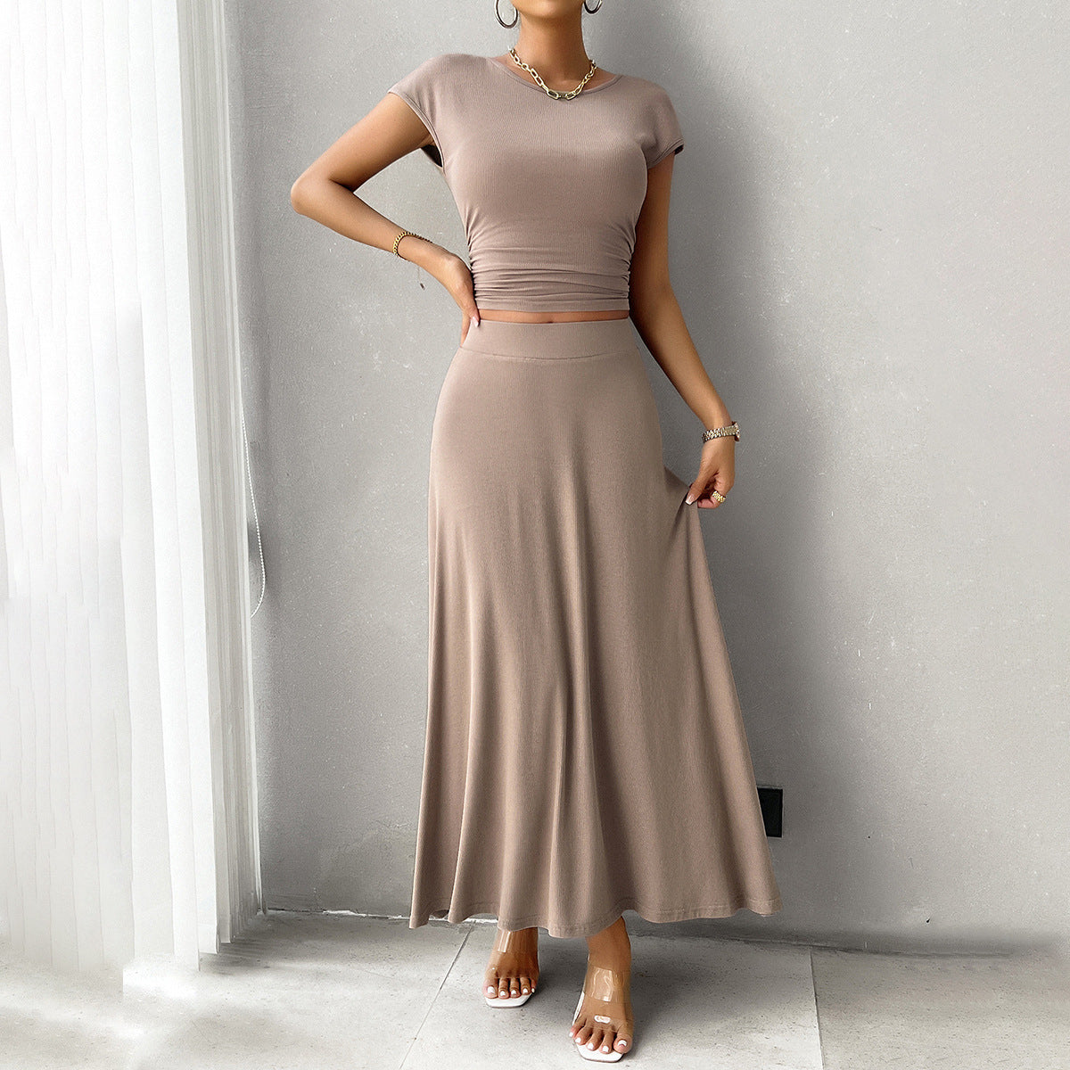 Ensemble Femme Deux Pièces – Crop Top Ajusté Froncé – Jupe Longue Fluide