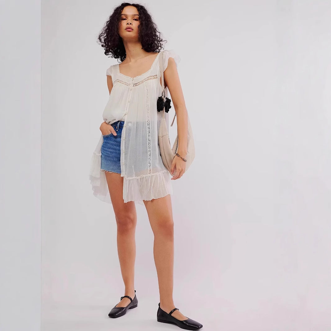 Robe femme courte sans manches – coupe fluide – mousseline – dentelle – boutonnée