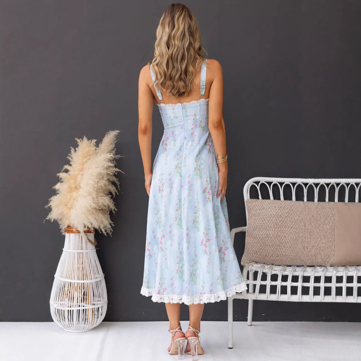 Robe midi femme – Coupe évasée – Bretelles fines – Imprimé fleuri – Finition dentelle