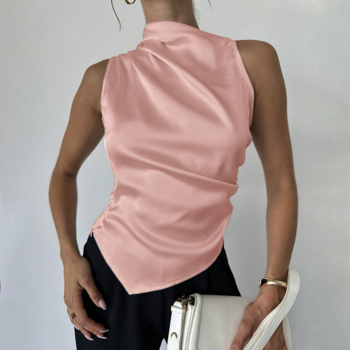 Blouse sans manches femme – Coupe slim satinée – Col montant – Devant drapé