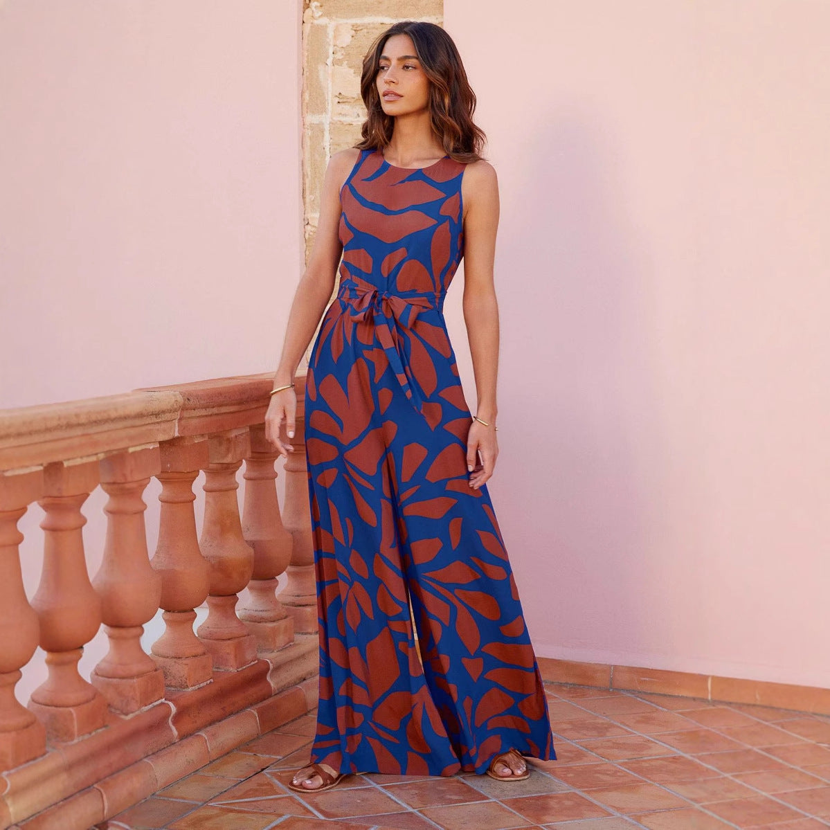 Combinaison sans manches femme – Coupe large fluide – Taille ceinturée – Imprimé moderne
