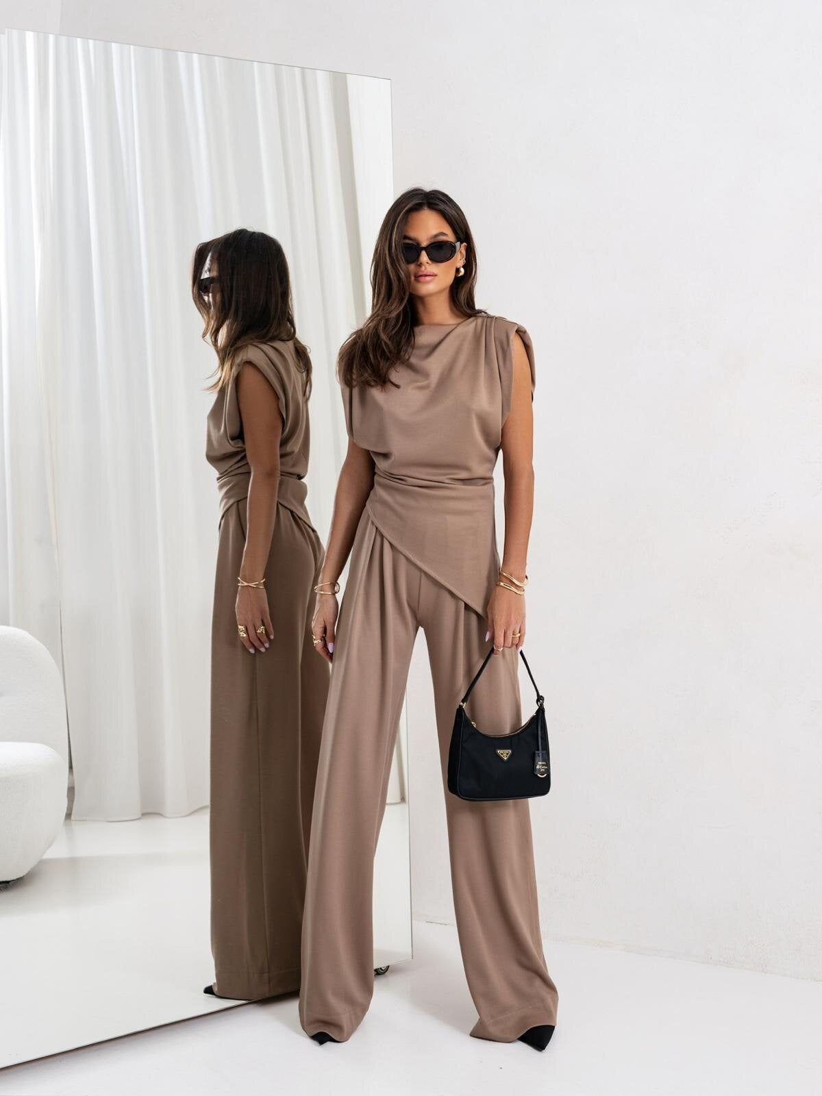 Ensemble Femme Pantalon Tailleur – Top Drapé Sans Manches – Pantalon Large Taille Haute