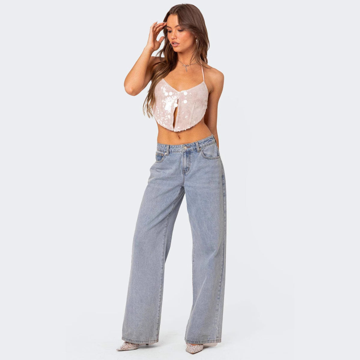 Top court femme – coupe ajustée – col halter – décolleté plongeant – sequins brillants