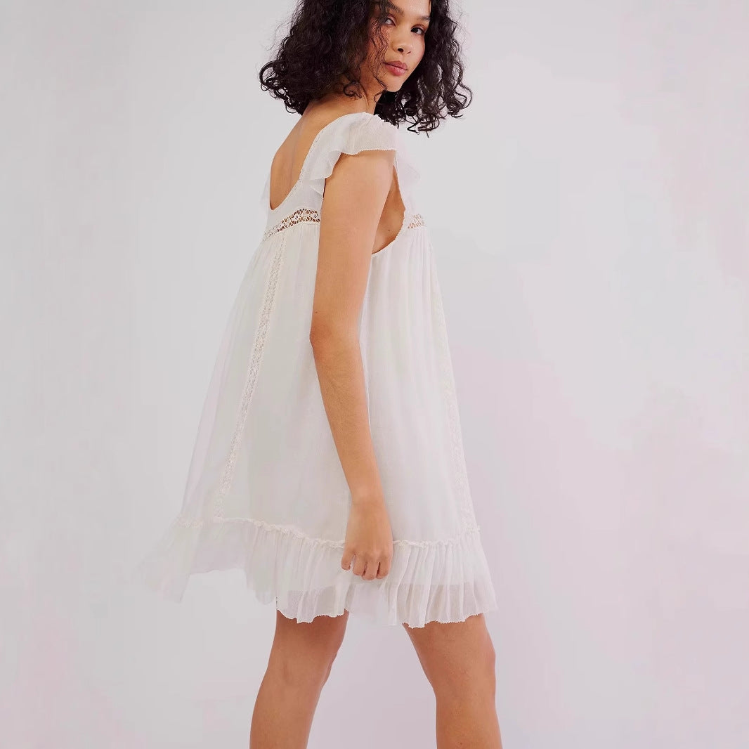 Robe femme courte sans manches – coupe fluide – mousseline – dentelle – boutonnée