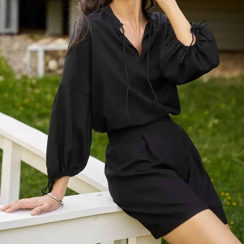Ensemble Femme Deux Pièces – Haut Col V Manches Ballon – Short Ample Ourlet Volanté