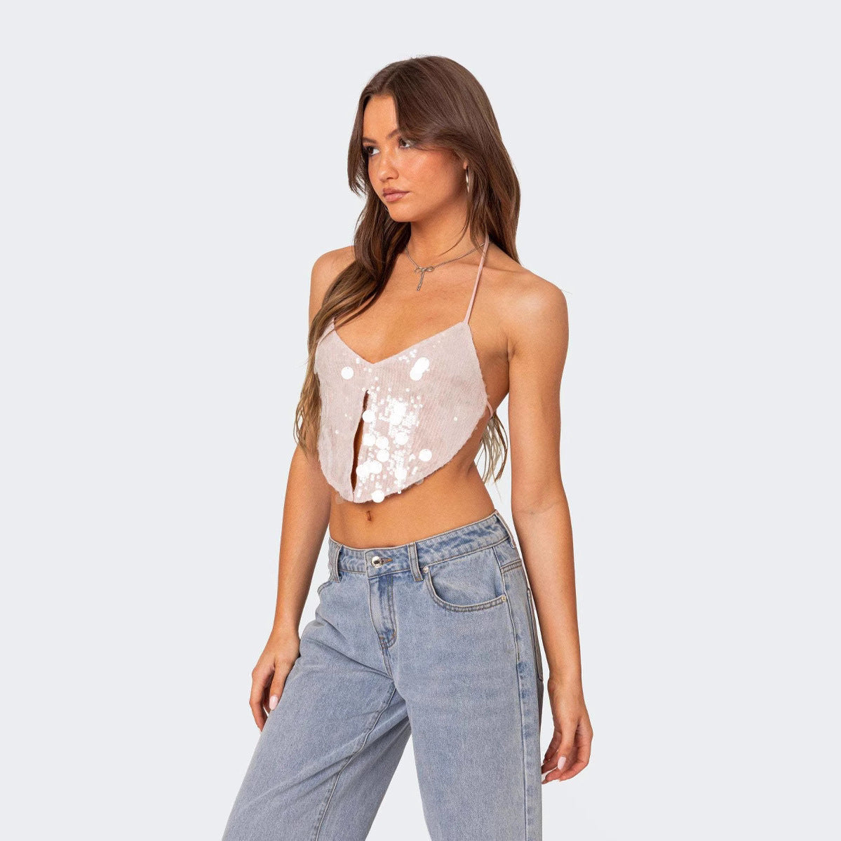 Top court femme – coupe ajustée – col halter – décolleté plongeant – sequins brillants