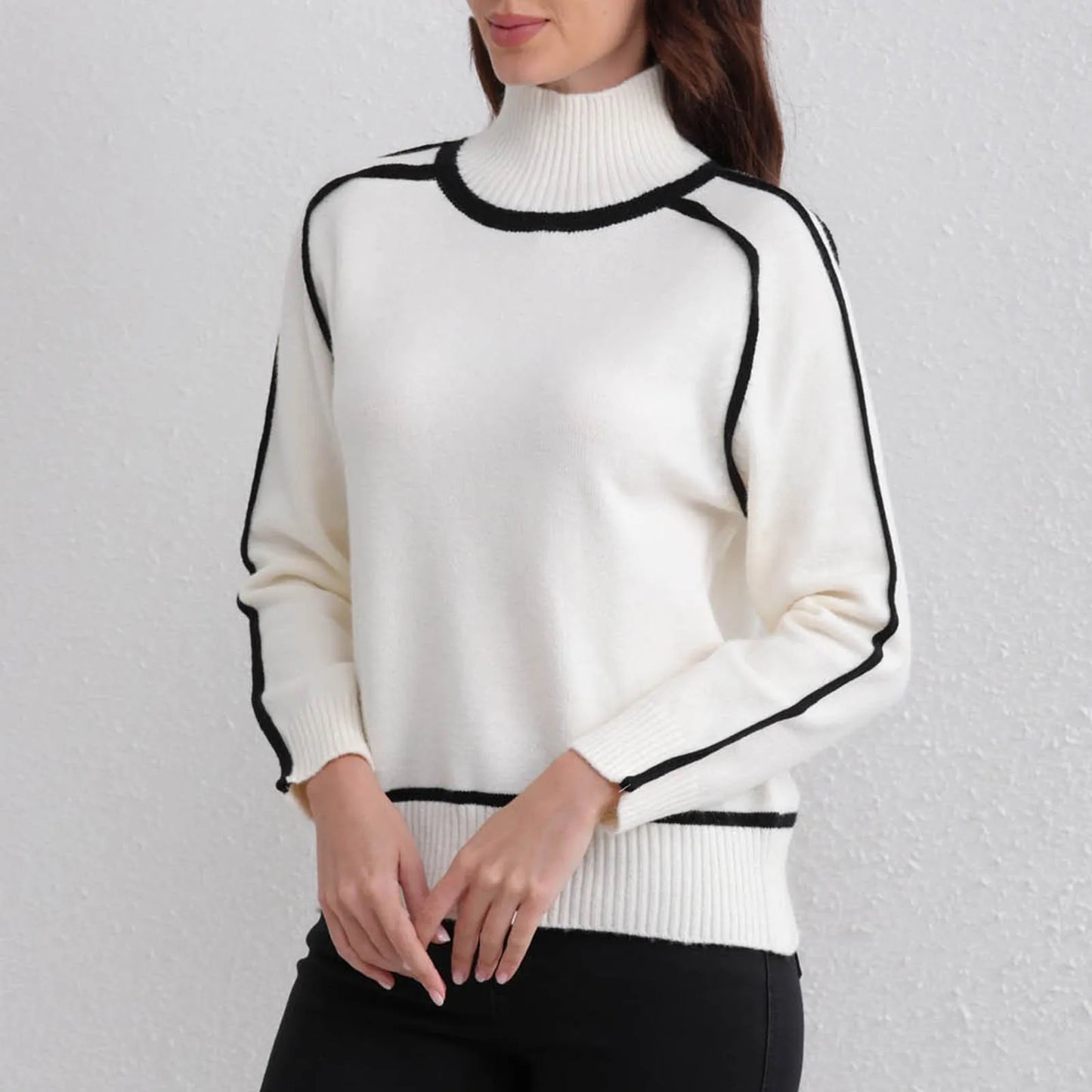 Pull Femme Col Montant – Maille Douce – Coupe Ample – Détails Piqués Contrastants