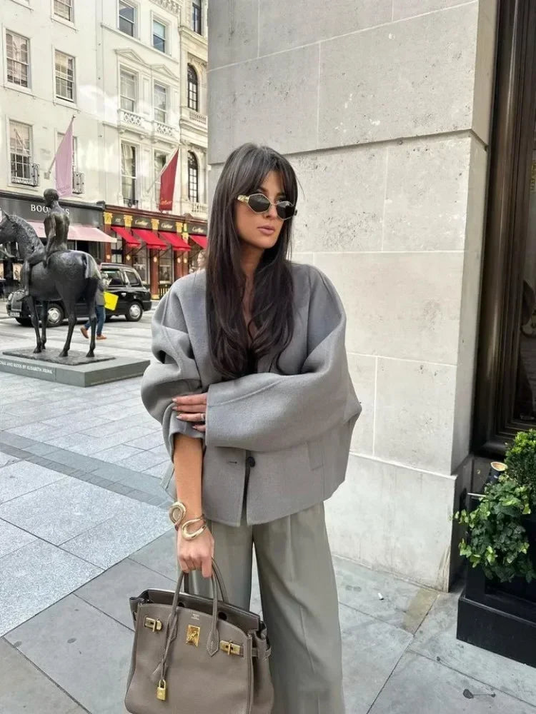 Manteau Femme - Coupe Oversize - Boutonnage Classique - Col Rond Minimaliste