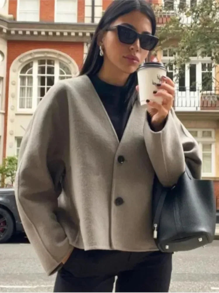 Manteau Femme - Coupe Oversize - Boutonnage Classique - Col Rond Minimaliste
