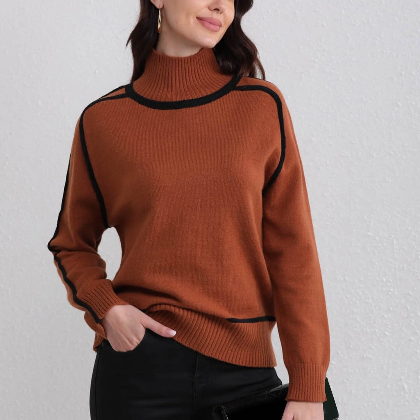 Pull Femme Col Montant – Maille Douce – Coupe Ample – Détails Piqués Contrastants
