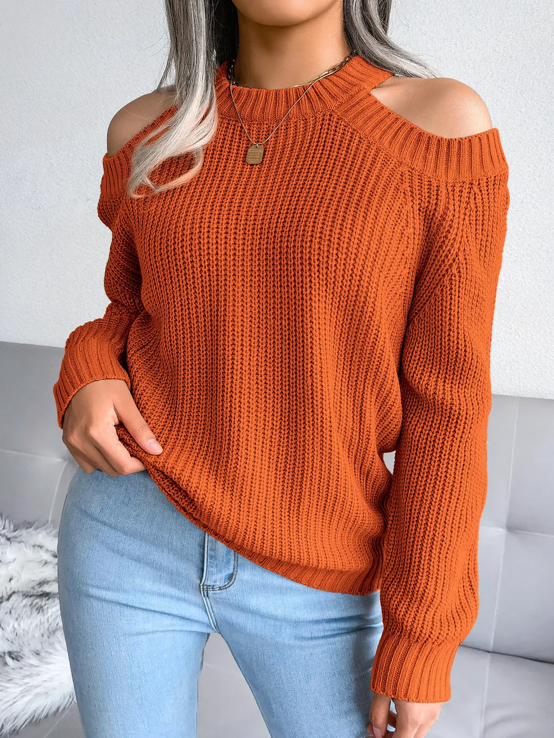 Pull Femme – Maille Fine – Épaules Dénudées – Coupe Ample – Détails Côtelés