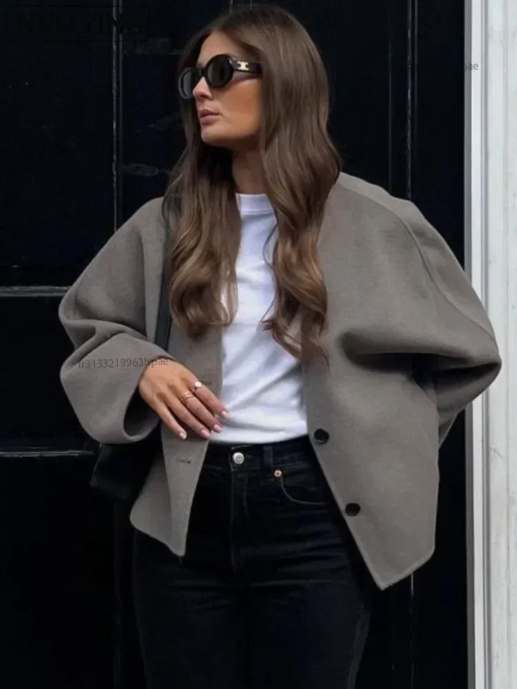 Manteau Femme - Coupe Oversize - Boutonnage Classique - Col Rond Minimaliste