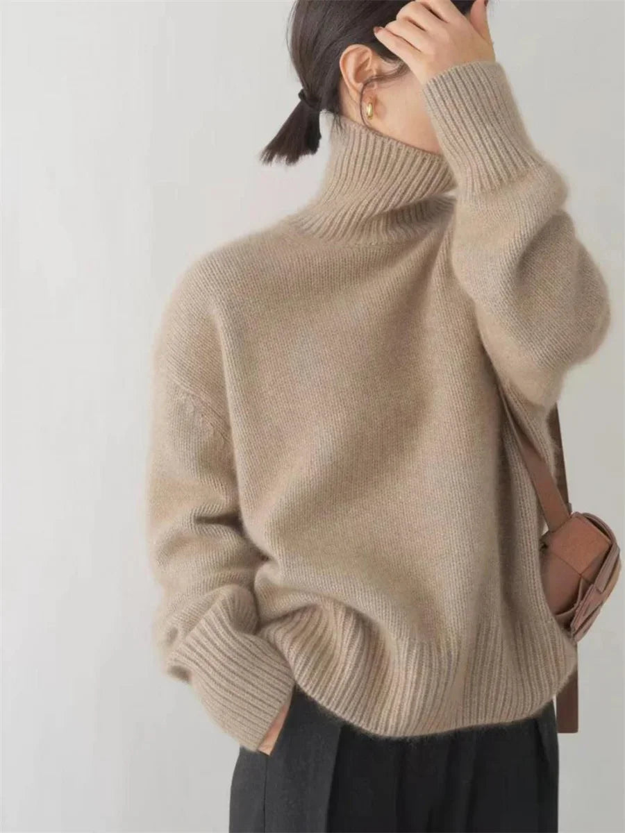 Pull Femme Col Roulé – Coupe Ample – Manches Longues – Maille Douce Confortable