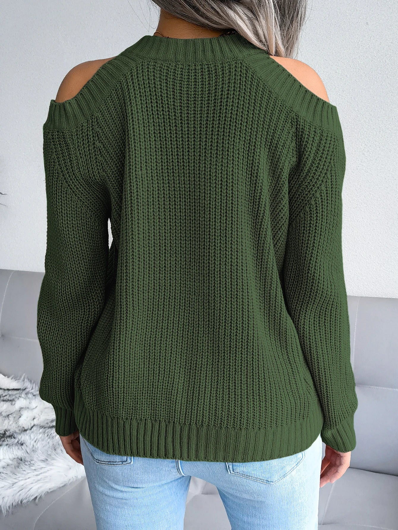 Pull Femme – Maille Fine – Épaules Dénudées – Coupe Ample – Détails Côtelés