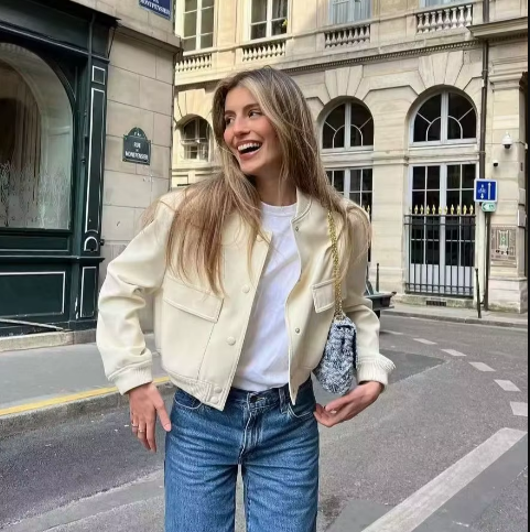 Veste Femme Courte - Coton Structuré - Coupe Décontractée - Poches à Rabat - Col Rond