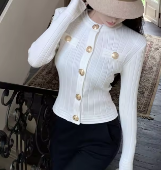 Cardigan Femme – Tricot Côtelé – Coupe Cintrée – Manches Longues – Boutons Dorés