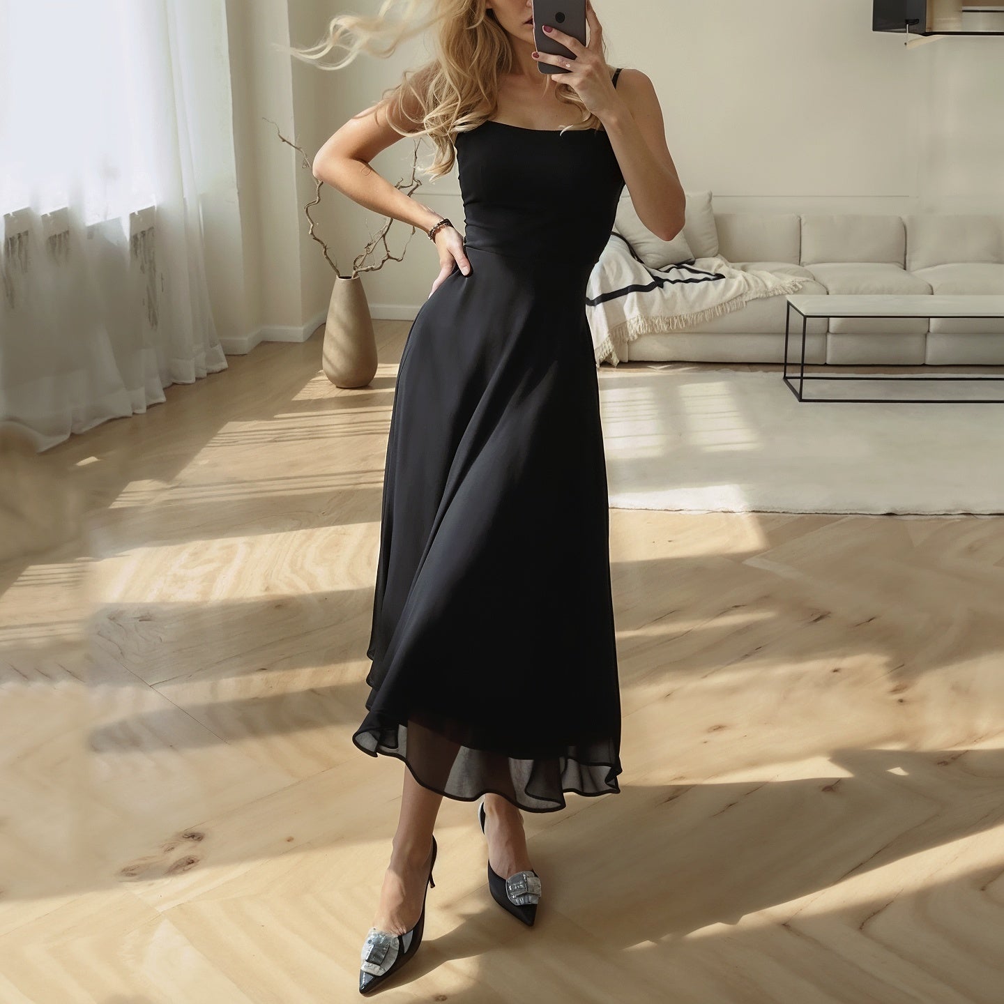 Robe midi femme – Coupe slim haut – Tissu fluide – Encolure carrée élégante