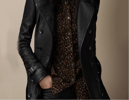 Manteau Trench Femme – Cuir Texturé – Coupe Cintrée – Double Boutonnage – Col Large