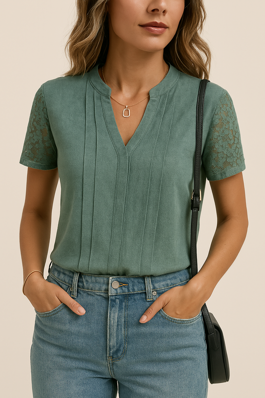 T-shirt femme col V – Détail manches en dentelle – Coupe décontractée