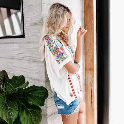 T-shirt col V femme – Coupe ample – Coton respirant – Imprimé floral élégant
