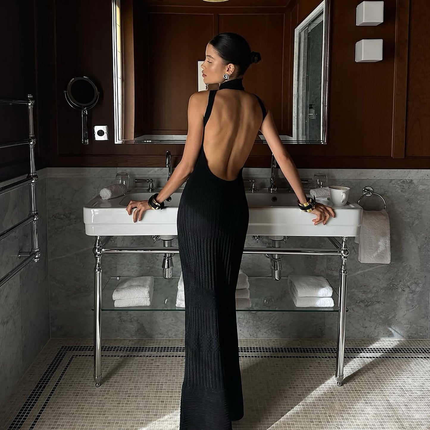 Robe mi-longue femme – Dos nu – Coupe ajustée – Sans manches en maille douce