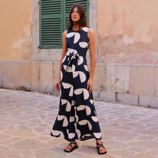 Combinaison sans manches femme – Coupe large fluide – Taille ceinturée – Imprimé moderne