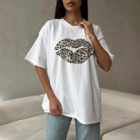 T-shirt femme – Coupe ample – Coton mélangé – Imprimé lèvres léopard – Manches courtes
