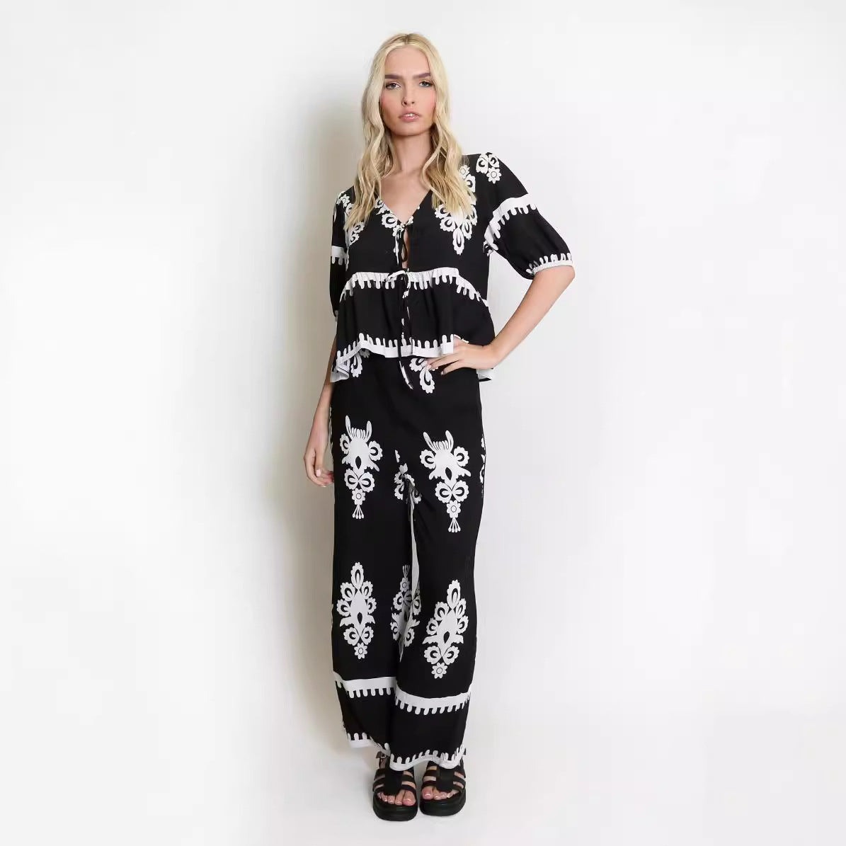 Ensemble Femme Deux Pièces – Haut Nœud Détendu – Pantalon Large