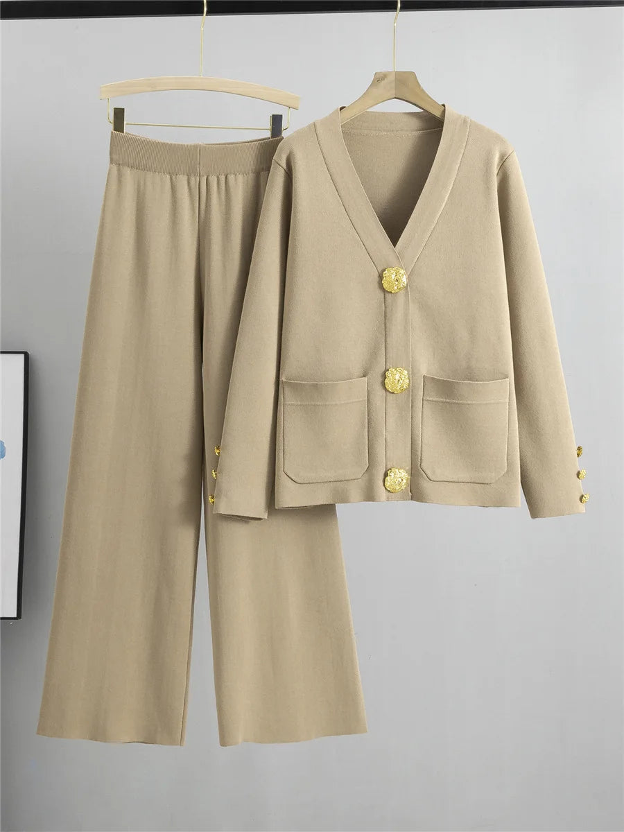 Ensemble Femme Tricot – Gilet Col V Boutonné avec Poches – Pantalon Large Taille Élastique
