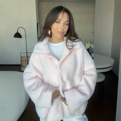 Manteau femme en fausse fourrure – Coupe courte – Col large – Manches longues – Boutonné