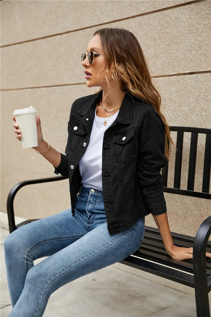 Veste en Jean Femme – Coupe Cintrée – Manches Longues – Col Classique – Poches Boutonnées