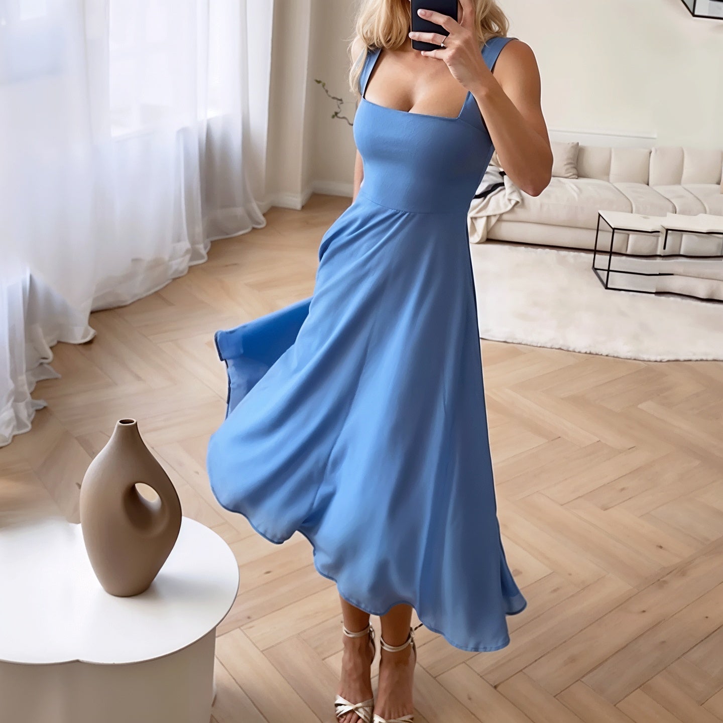 Robe midi femme – Coupe slim haut – Tissu fluide – Encolure carrée élégante
